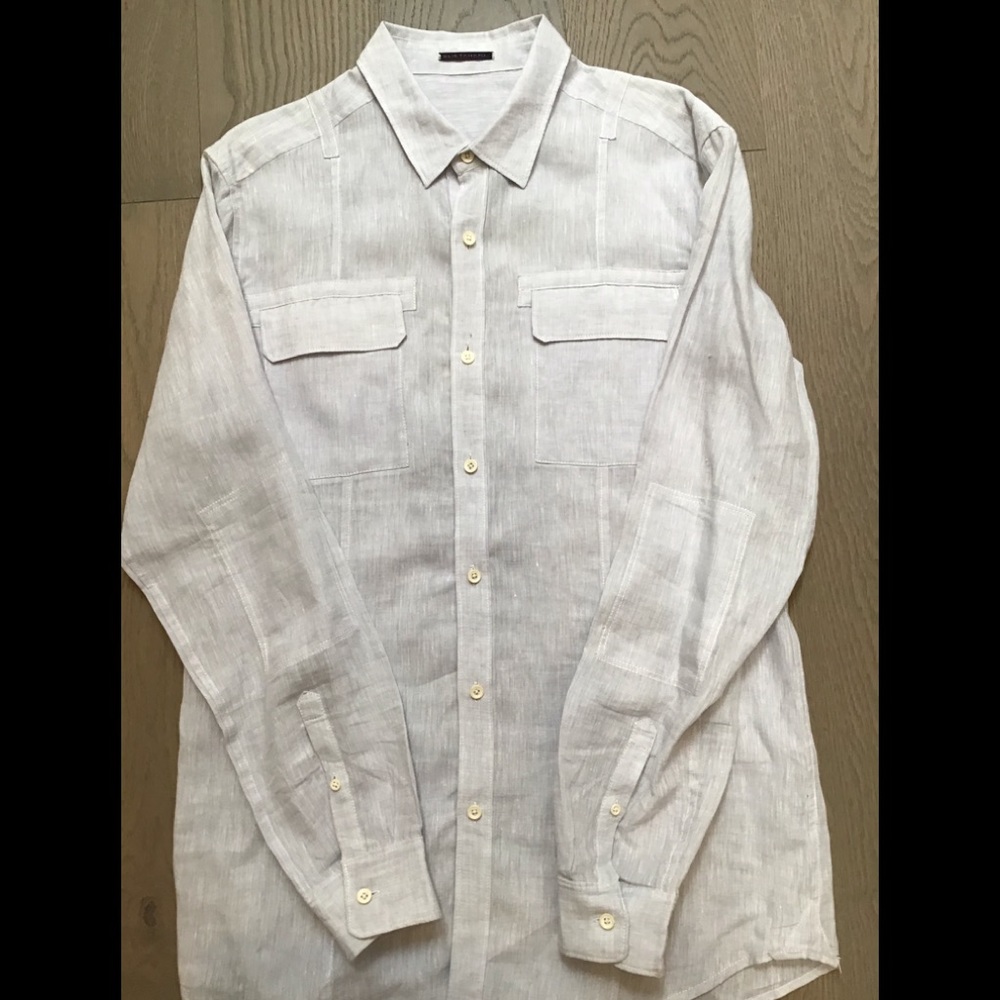 Men’s Elie Tahari long sleeve linen shirt.
